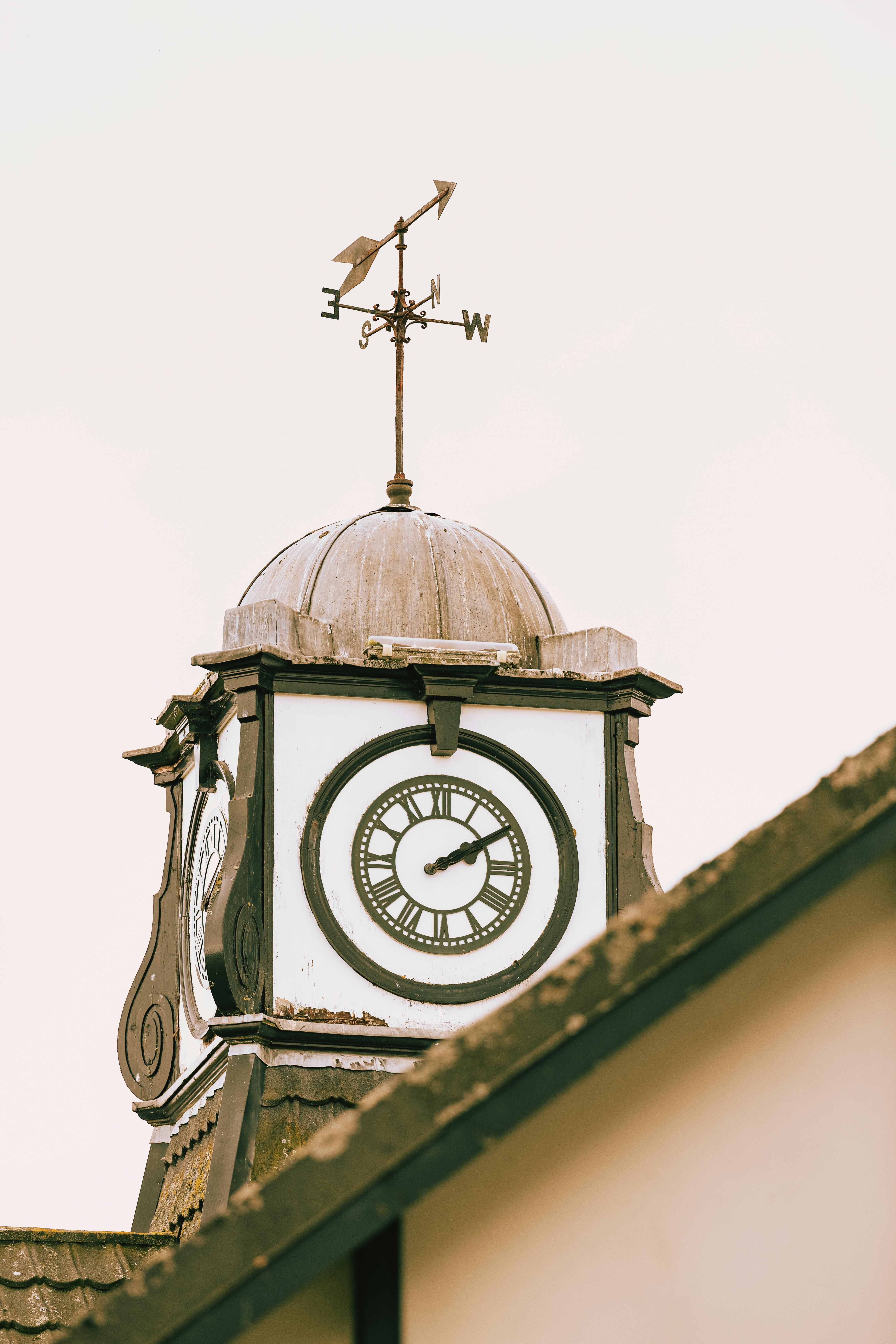 Dornoch Station Hotel Екстериор снимка The clock tower